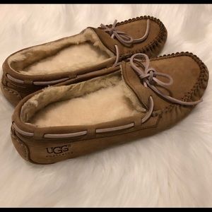 Ugg Dakota Slippers Size 8 Camel